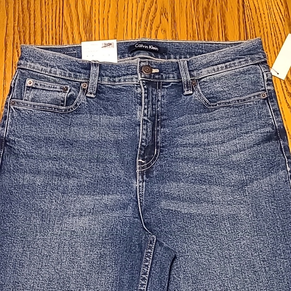 NWT Calvin Klein Straight Leg Jeans - Ladies 8 - Picture 3 of 12